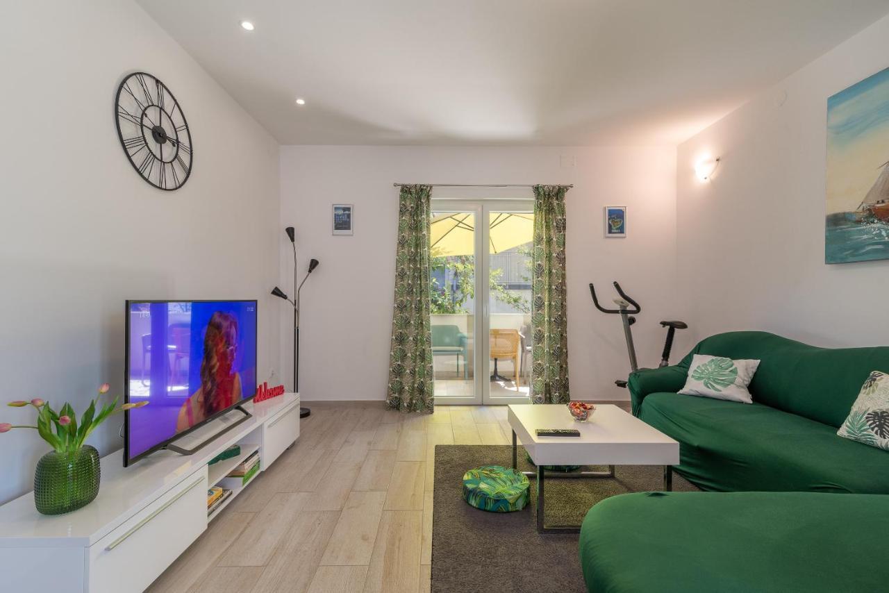 Apartment Ela Trogir Exterior foto